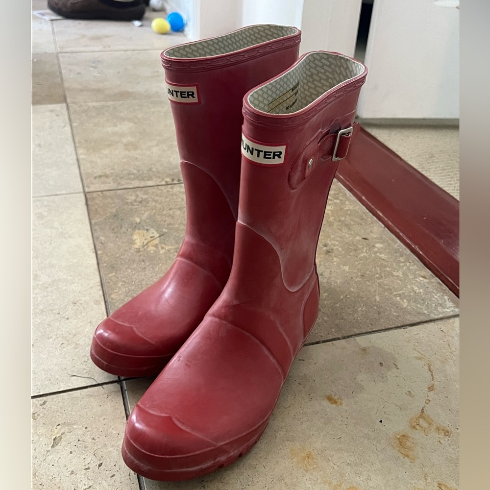 Womens Hunter boots size 8!